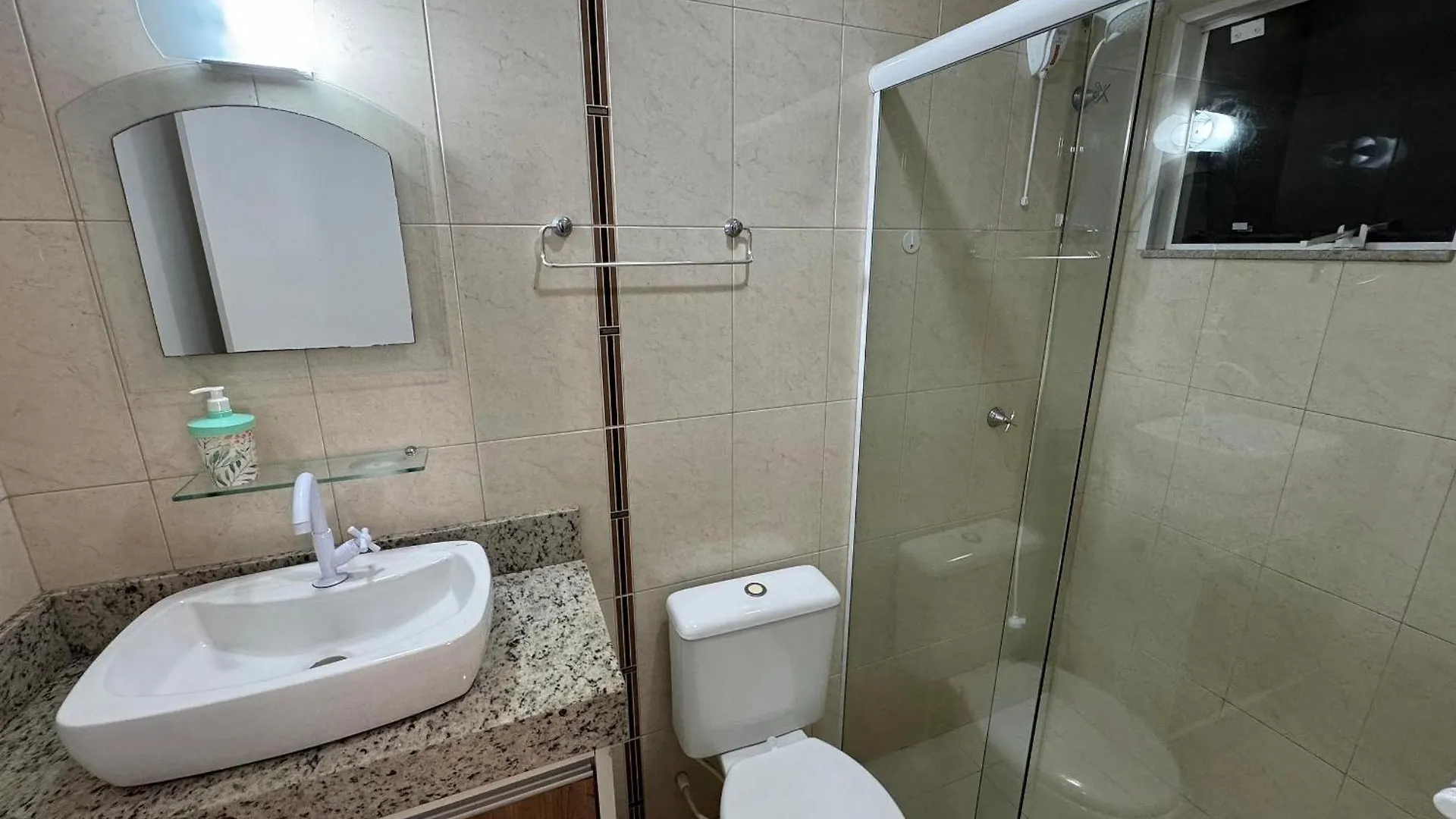 Salema 202 - Apartamento 02 Dormitorios Bombinhas Brasilien